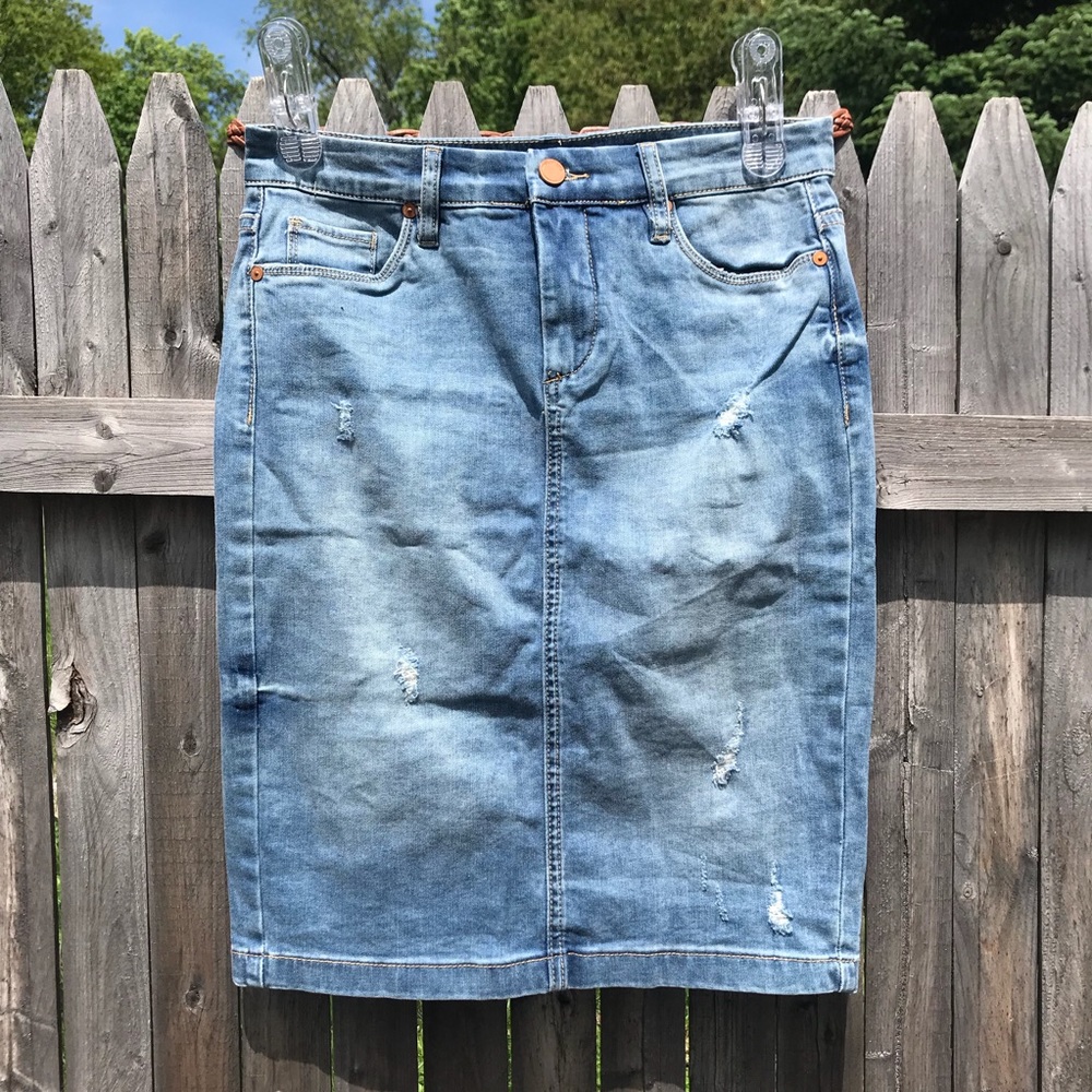 KNEE LENGTH JEAN SKIRT